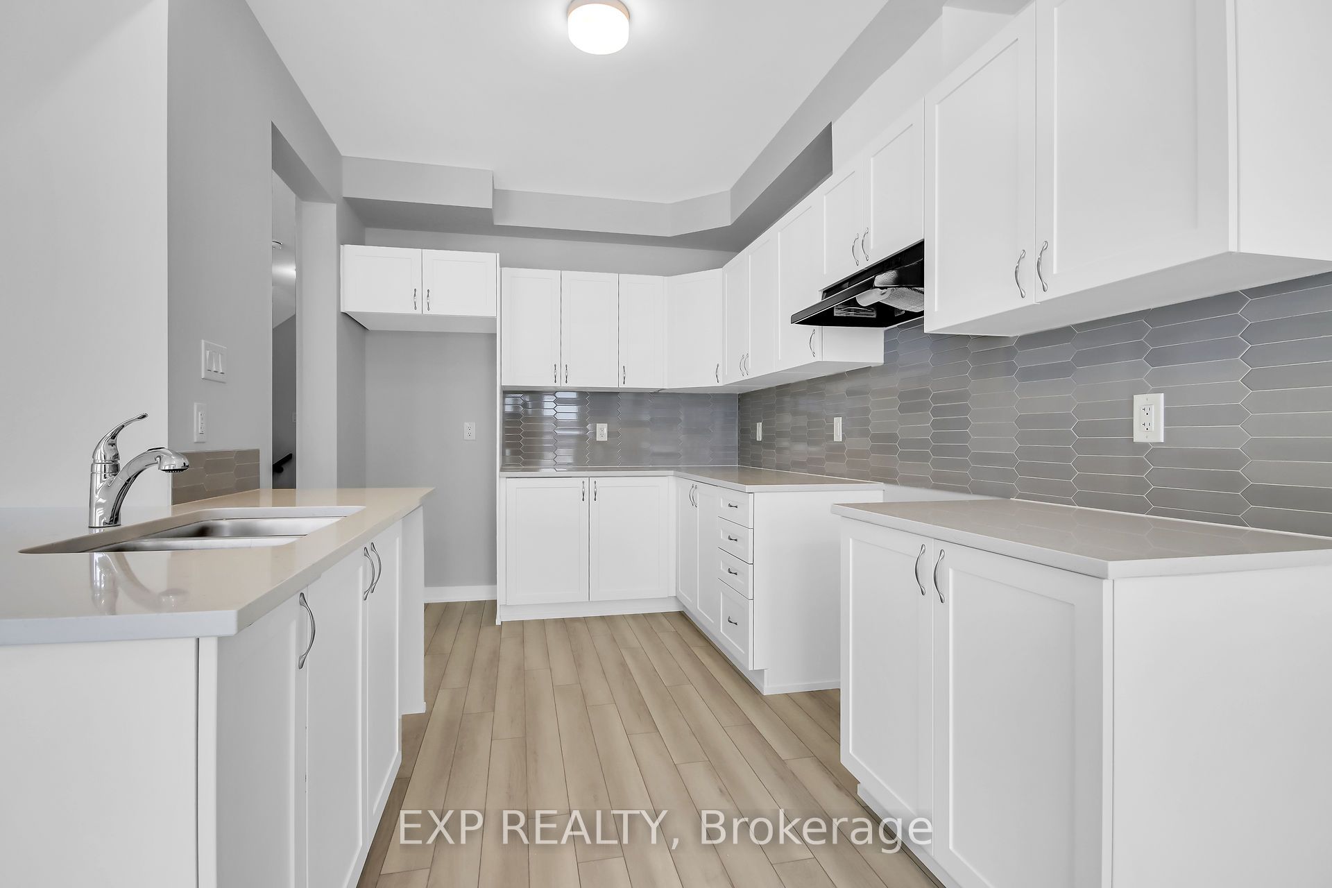 309 Cornflower Row, Stittsville - Munster - Richmond 8209 - Goulbourn Twp From Franktown Rd/South To Rideau
