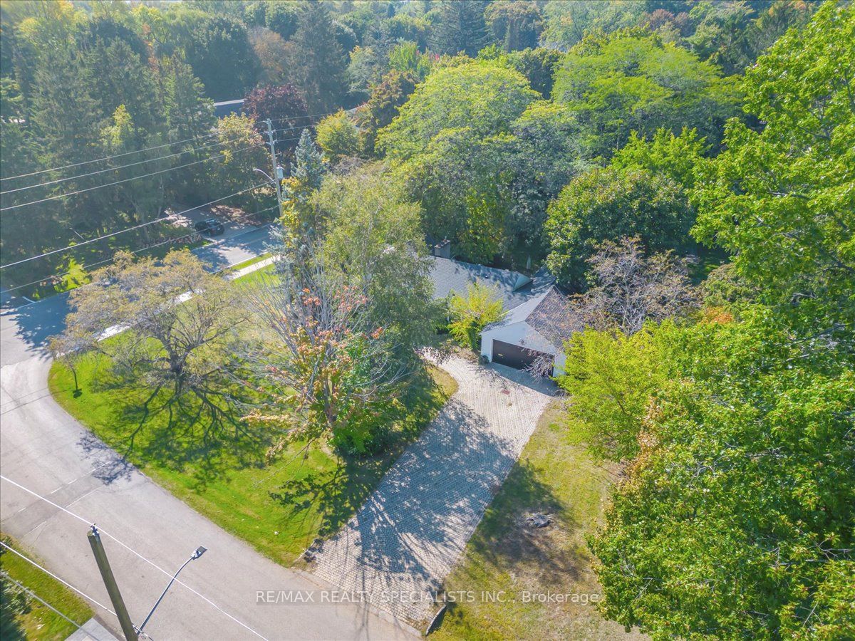500 Old Poplar Row, Mississauga, ON L5J 2N8