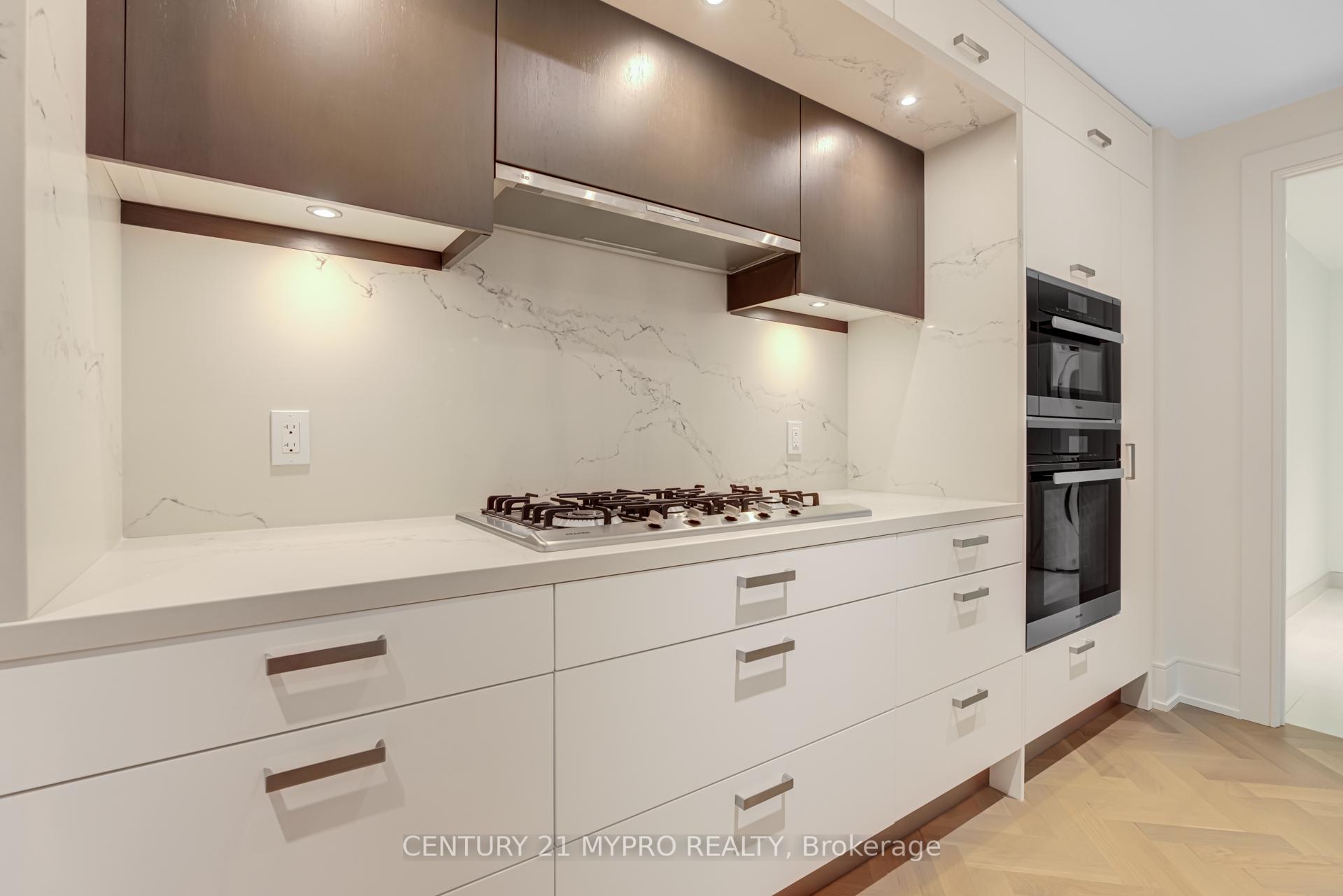 3 Bedrooms Condo at 455 Wellington,  Toronto For sale