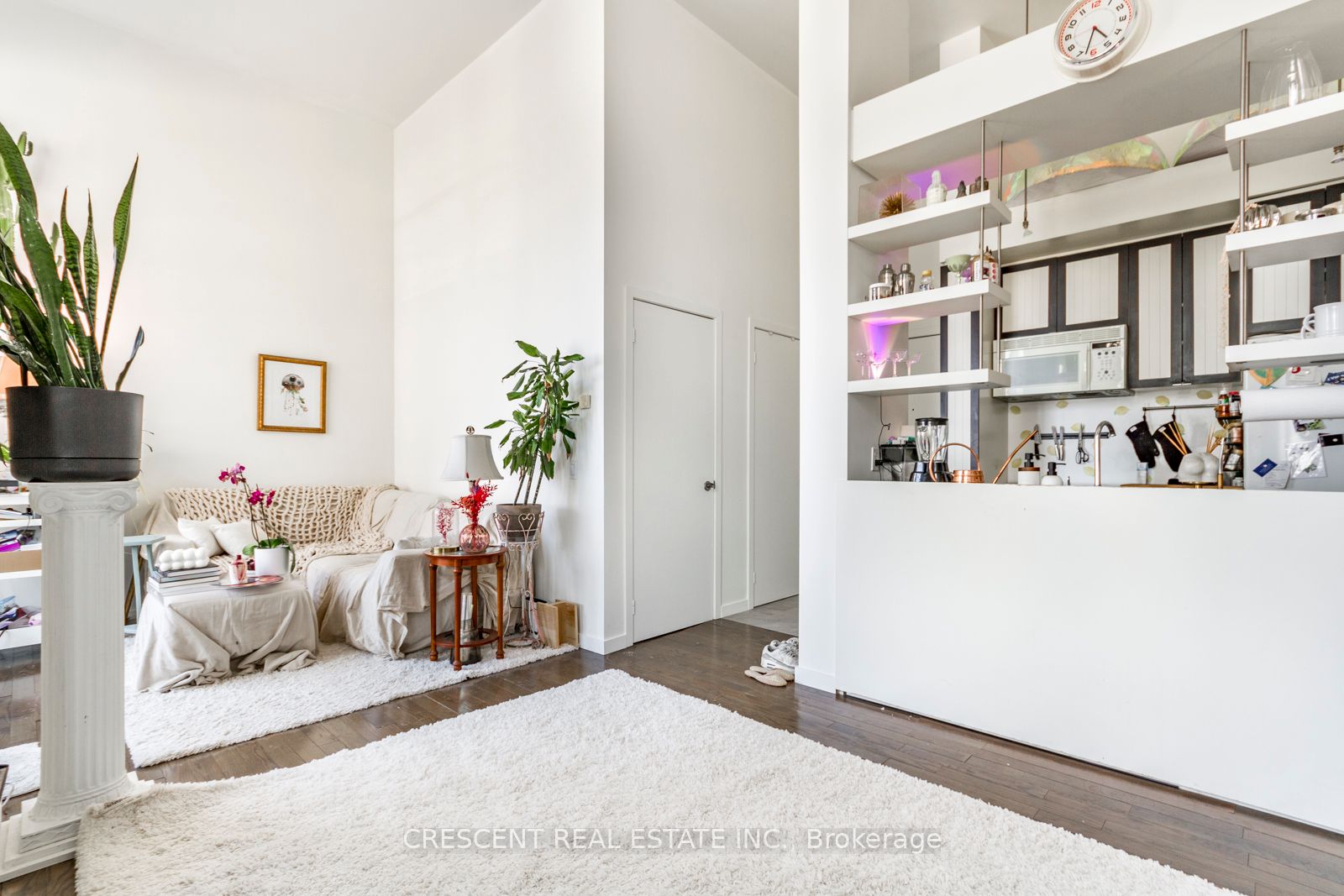 915 King Street W, #208