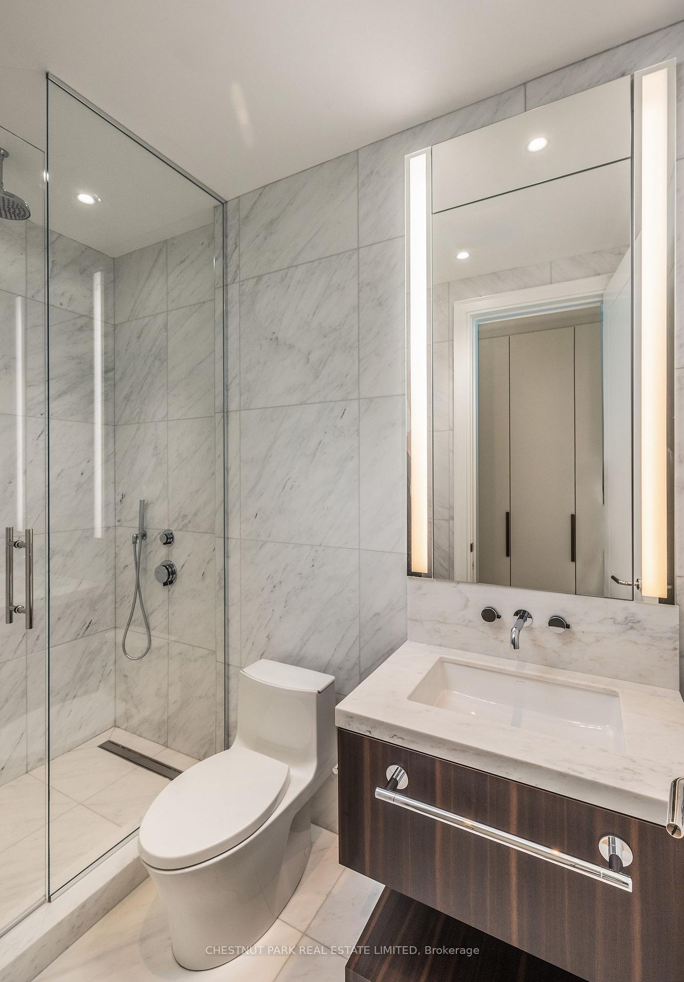 2 Bedrooms Condo at 7 Dale, Toronto For sale