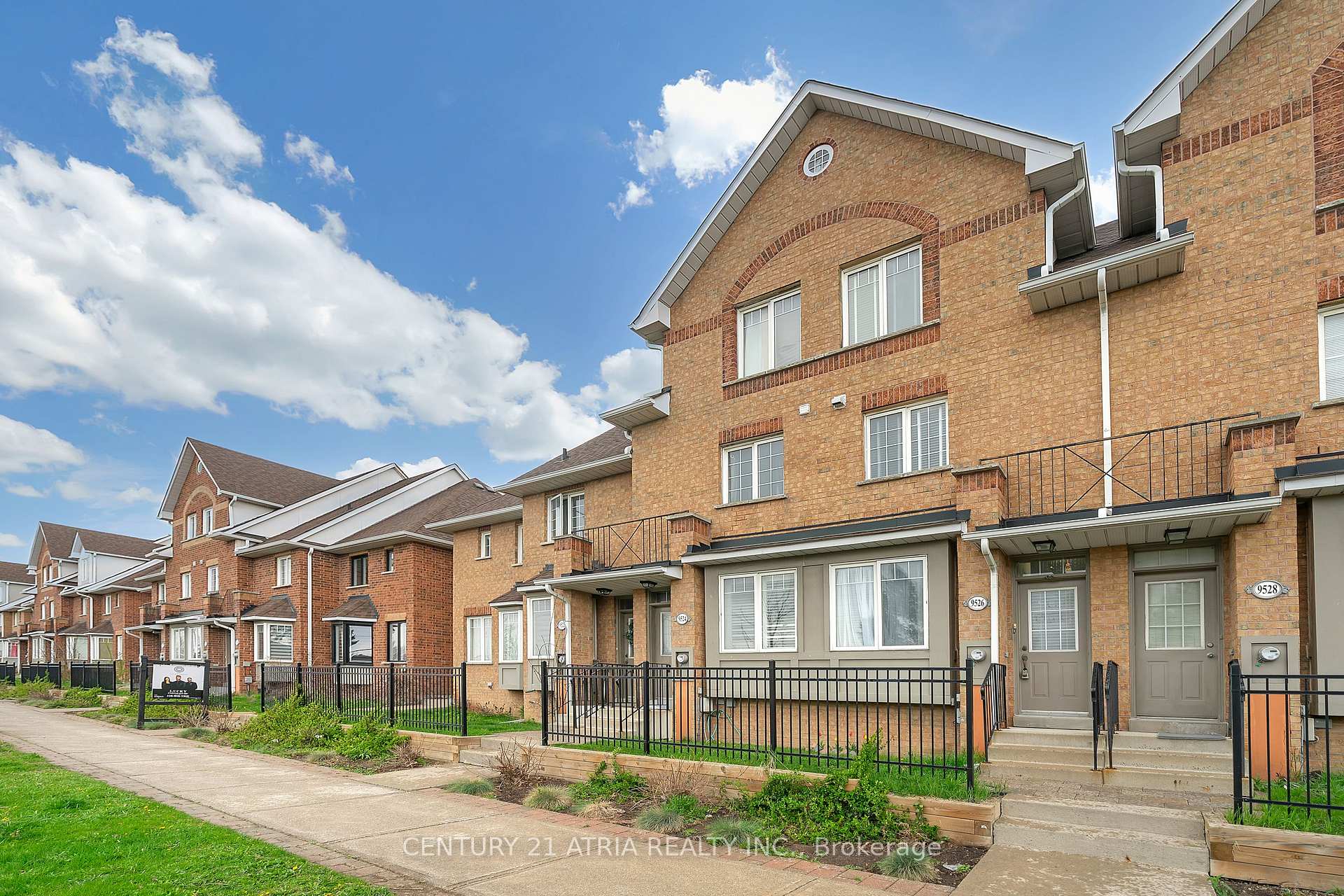 3 Bedrooms Condo at 9526 Sheppard,  Toronto For sale