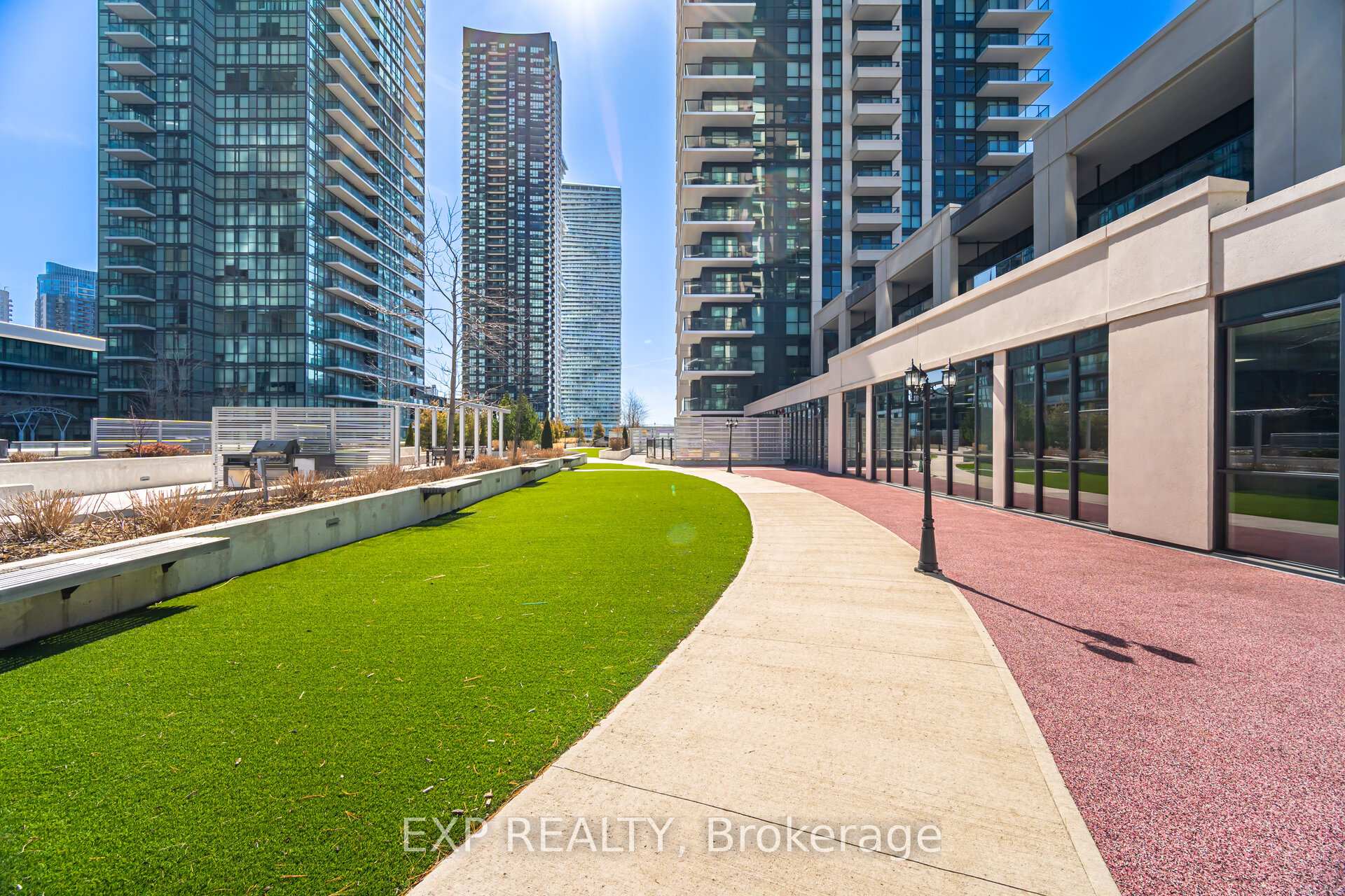 2 Bedrooms Condo at 4055 Parkside Village, Mississauga For sale