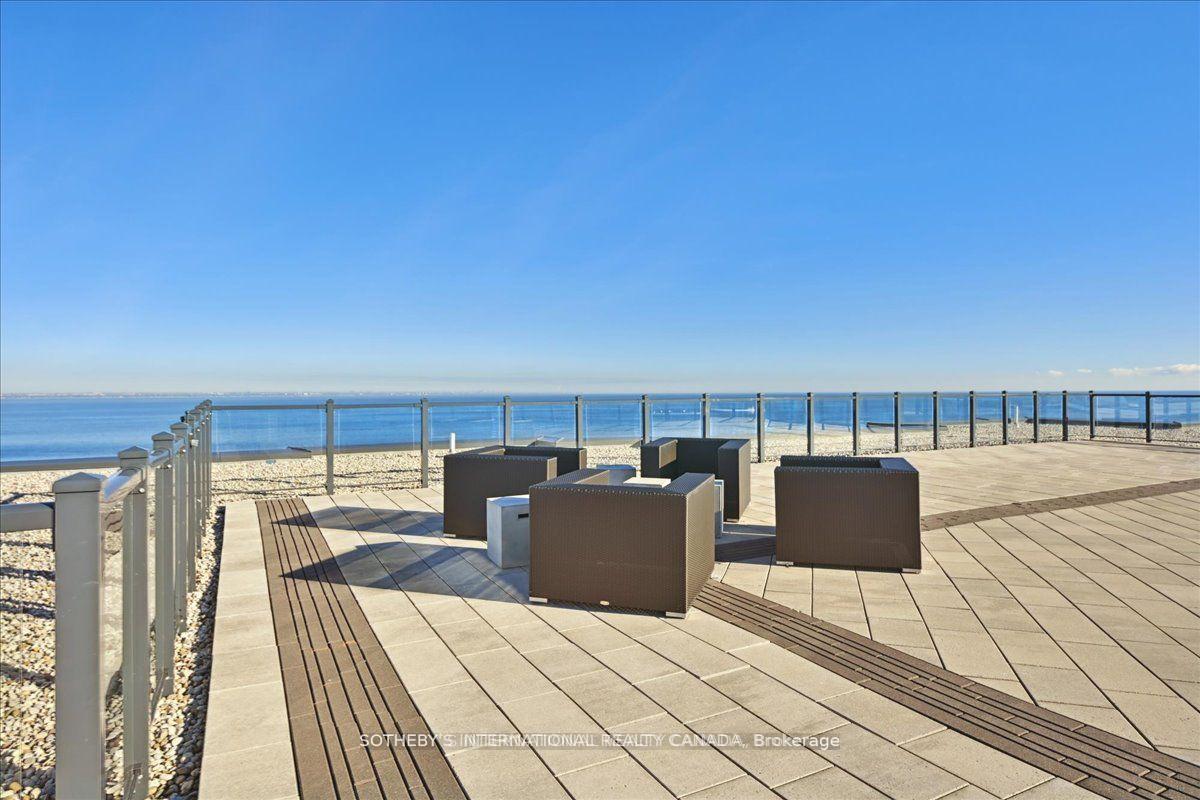 2 Bedrooms Condo at 101 Shoreview, Hamilton For sale