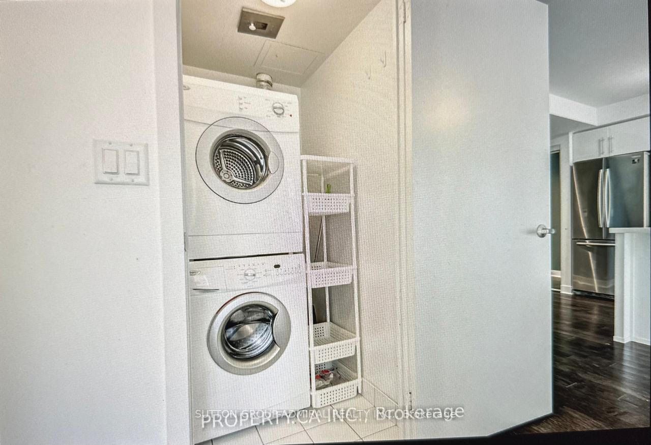 58 Orchard View Boulevard, #907