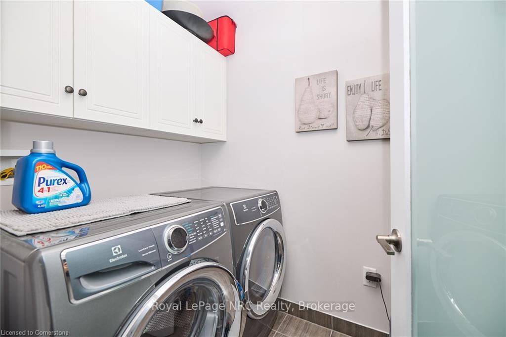 3 Bedrooms Condo at 288 Glover, Hamilton For sale