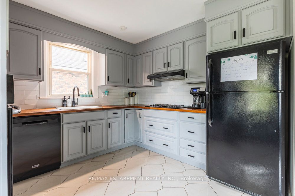 5 Bettina Avenue
