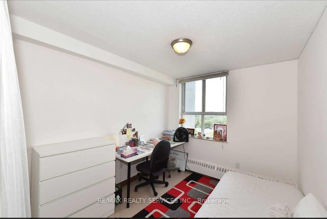 2 Bedrooms Condo at 270 PALMDALE,  Toronto For sale