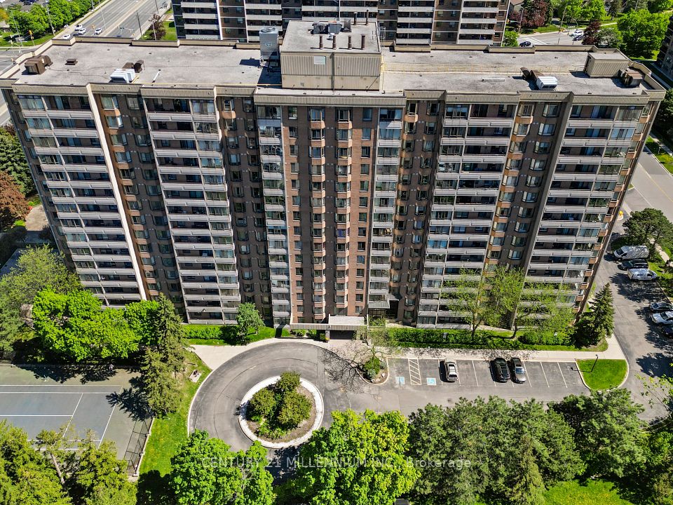 #401 - 5 Lisa Street, Brampton, ON L6T 4T4