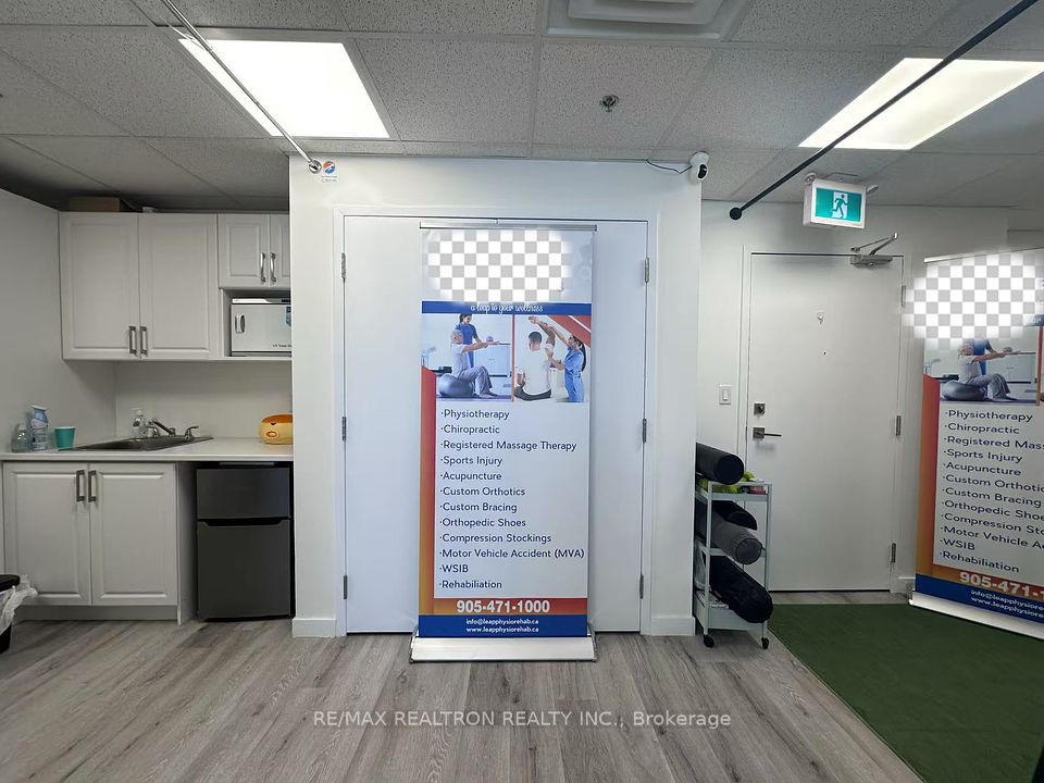 https://trreb-image.ampre.ca/IJLVmv8IWb34l-f2pSmIaGU4i5oF3C_eGtArRUaQvfk/rs:fit:960:960/wm:.5:so:0:50:.4/wmsh:10/wmt:PHNwYW4gZm9yZWdyb3VuZD0nd2hpdGUnIGZvbnQ9JzY4Jz5SRS9NQVggUkVBTFRST04gUkVBTFRZIElOQy4sIEJyb2tlcmFnZTwvc3Bhbj4/cb:20250214194040/L3RycmViL2xpc3RpbmdzLzQwLzYwLzU4LzU2L3AvNmYwNzEyYWEtY2ZkNS00ZmFmLTllYjEtZDQyNmI1N2U4MTNiLmpwZw.jpg
