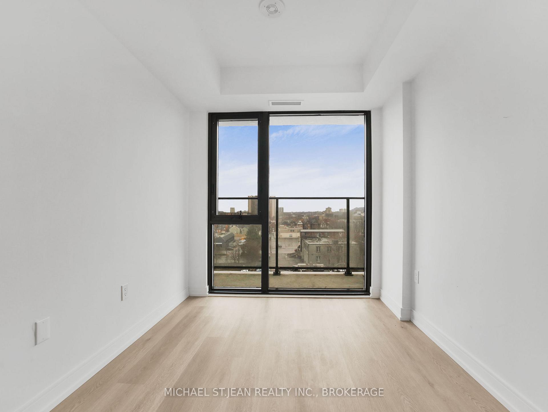 1 Bedroom Condo at 1 Jarvis,  Hamilton For sale
