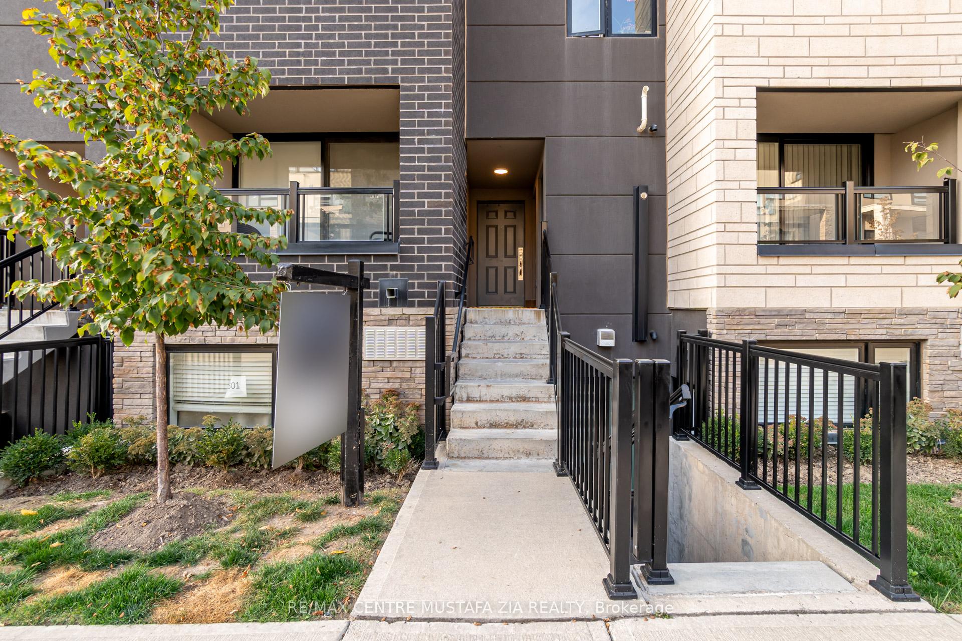 2 Bedrooms Condo at 1129 Cooke, Burlington For sale