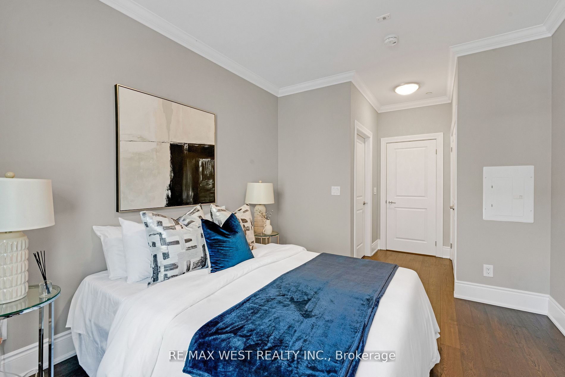 10360 Islington Avenue, #201