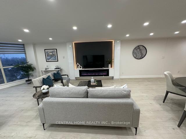 2 Bedrooms Condo at 85 Skymark,  Toronto For sale