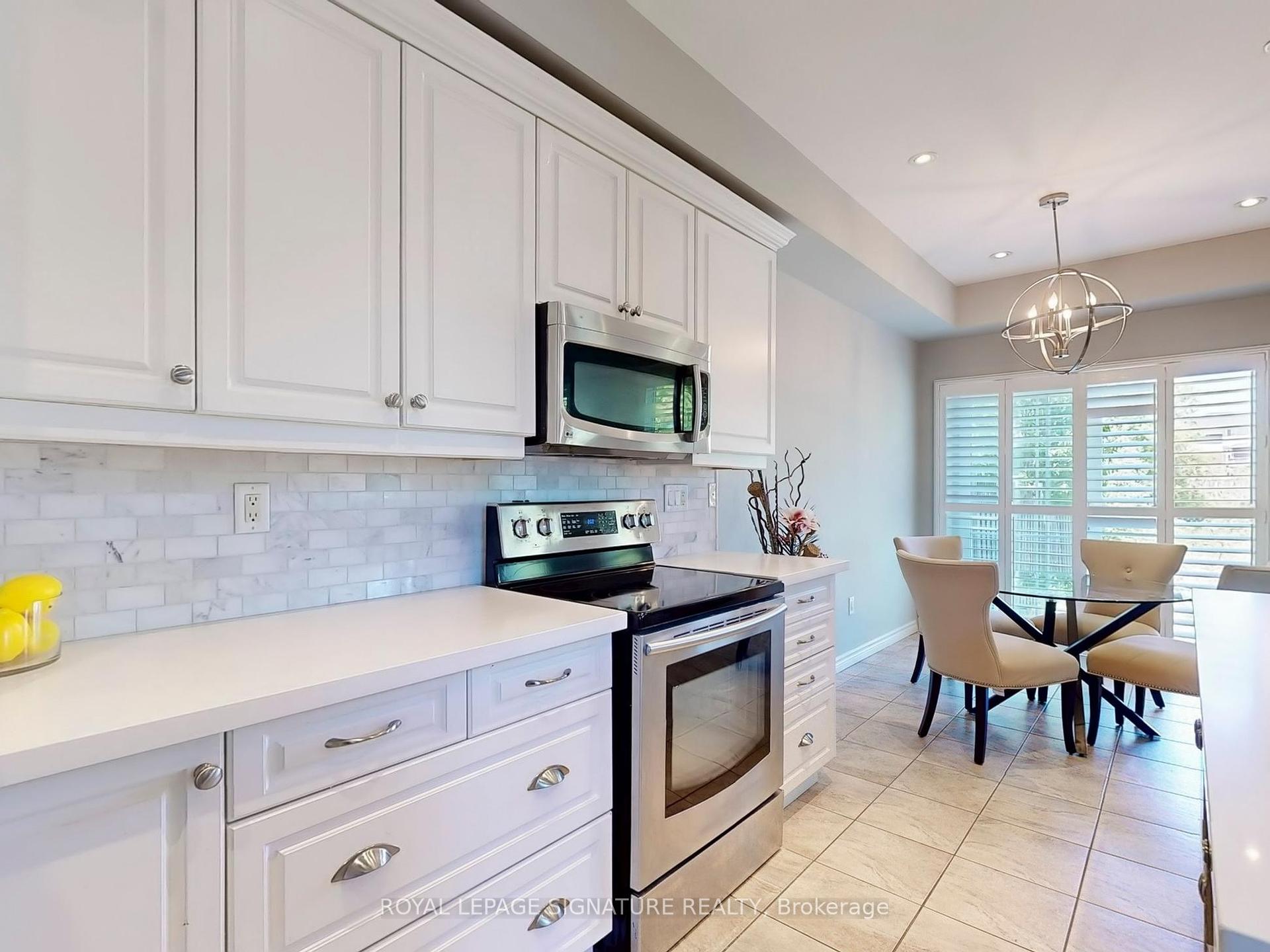 3 Bedrooms Condo at 99 Panabaker, Hamilton For sale