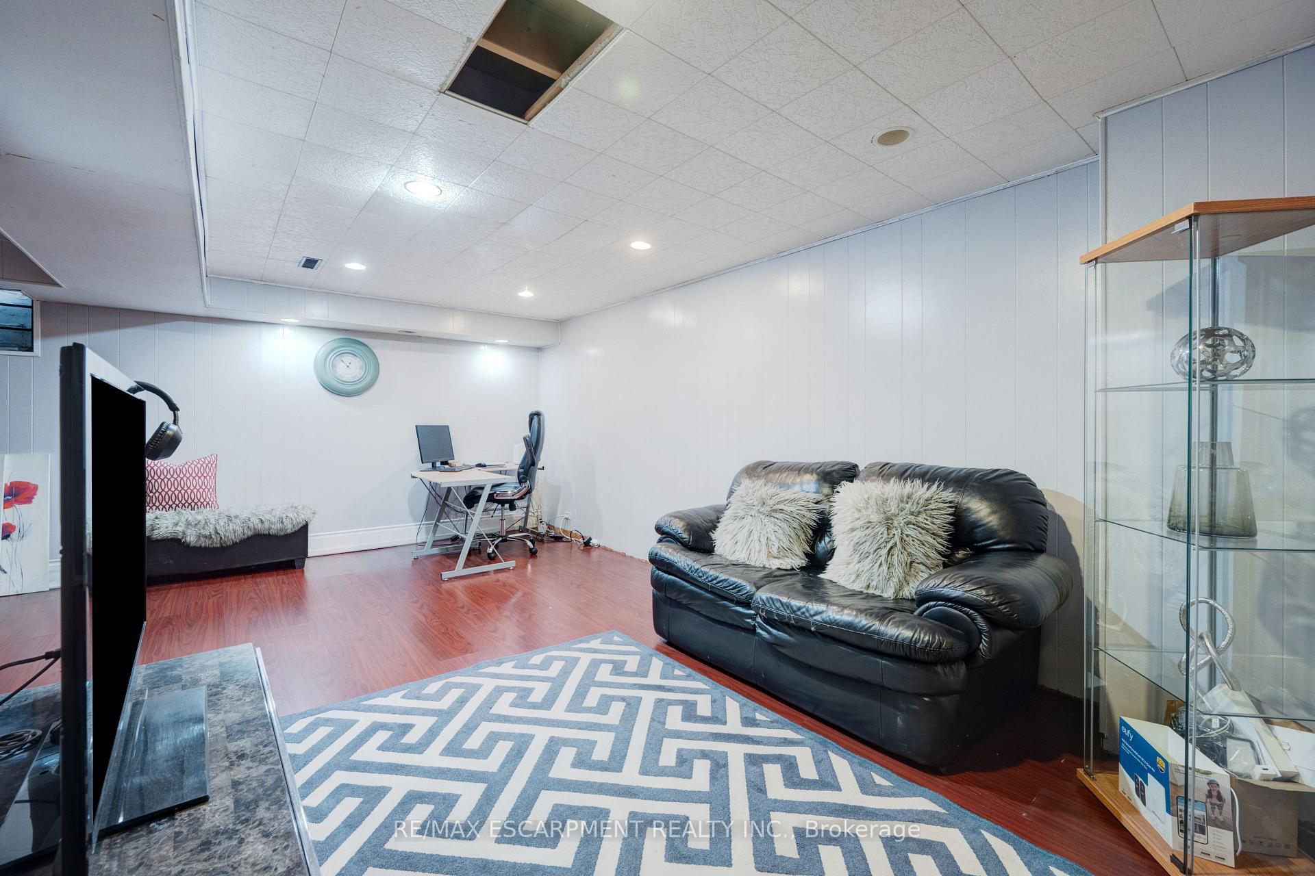 4 Bedrooms Condo at 3430 Brandon Gate, Mississauga For sale