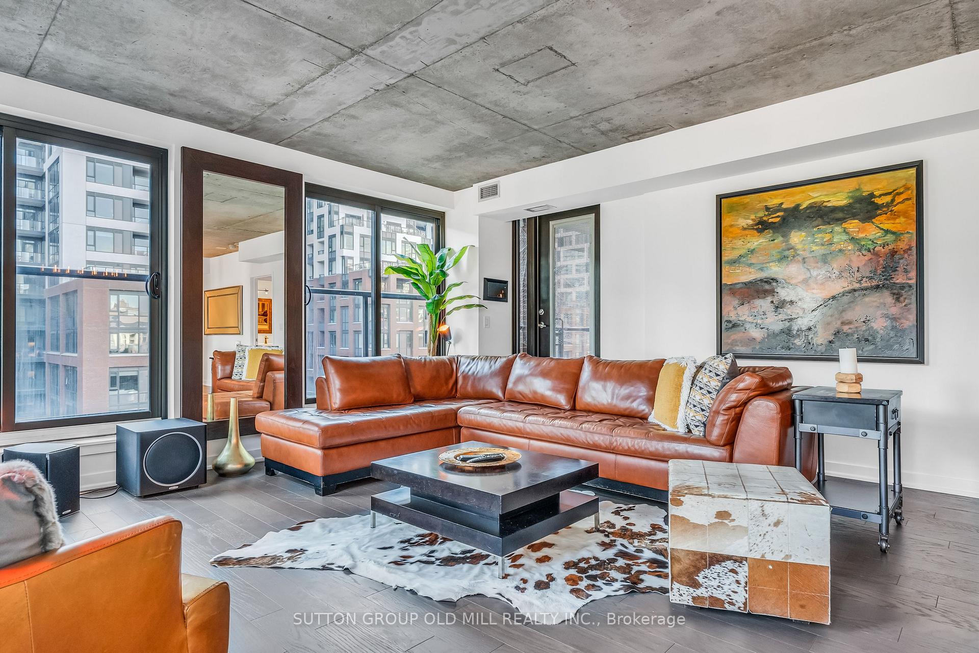 2 Bedrooms Condo at 400 Wellington, Toronto For sale