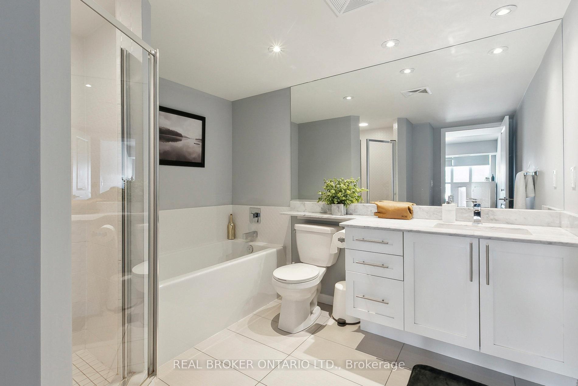 3 Bedrooms Condo at 85 East Liberty,  Toronto For sale