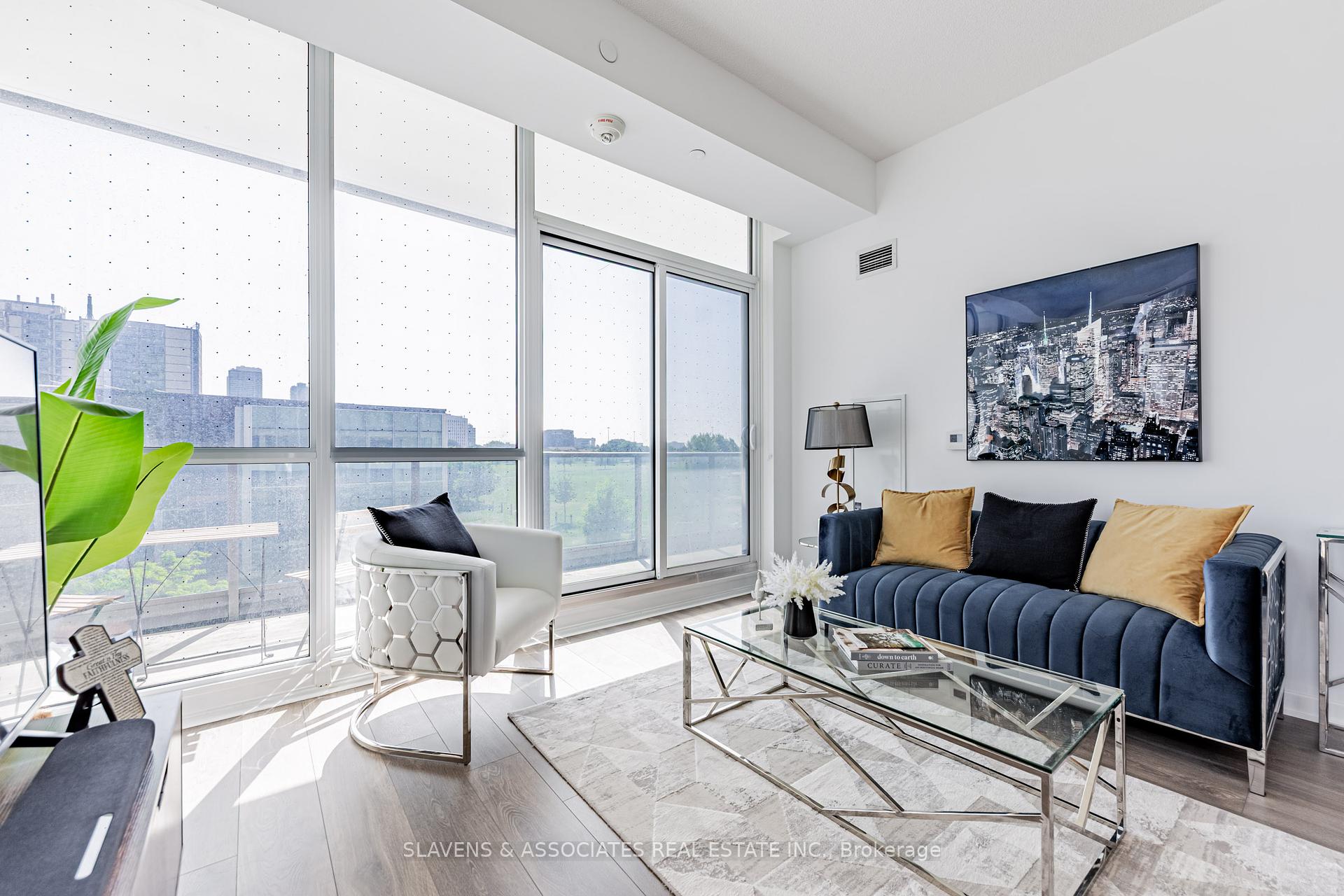 3 Bedrooms Condo at 38 Forest Manor, Toronto For sale