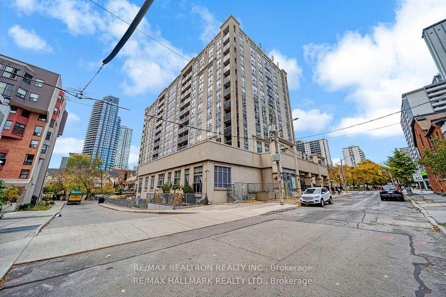 2 Bedrooms Condo at 225 Wellesley, Toronto For sale