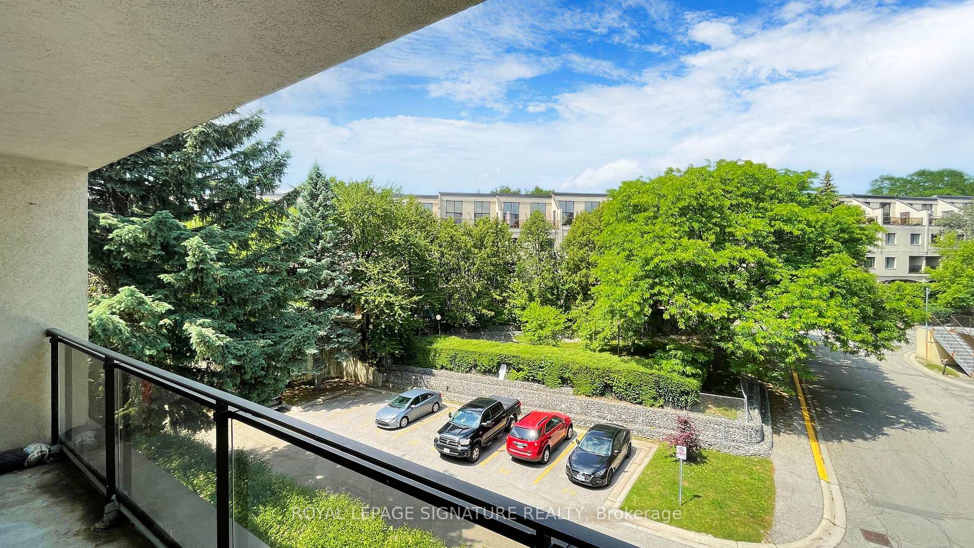 4 Bedrooms Condo at 20 Moonstone, Toronto For sale