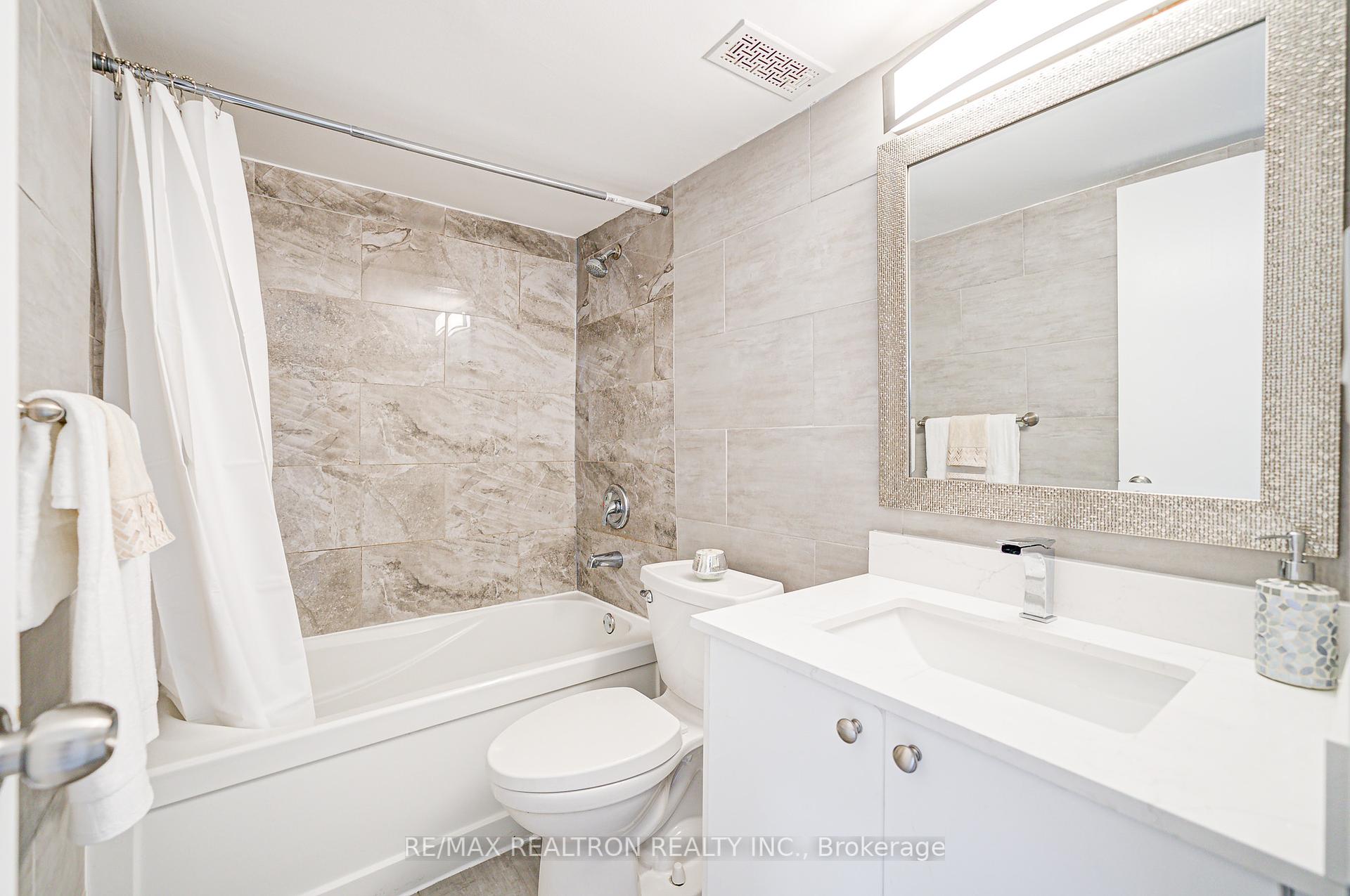 2 Bedrooms Condo at 5 Massey, Toronto For sale