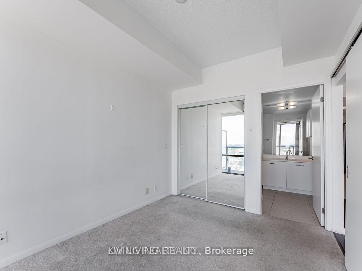 2 Bedrooms Condo at 832 Bay,  Toronto For sale