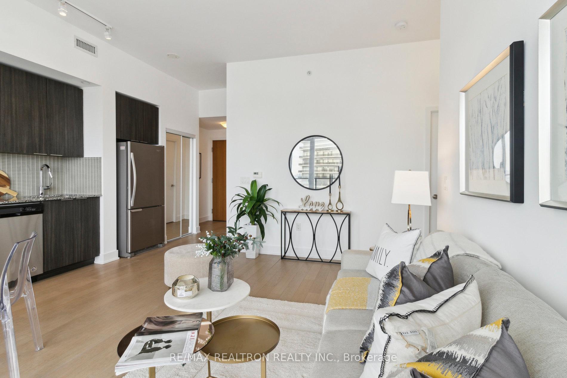 2 Bedrooms Condo at 30 Shore Breeze, Toronto For sale