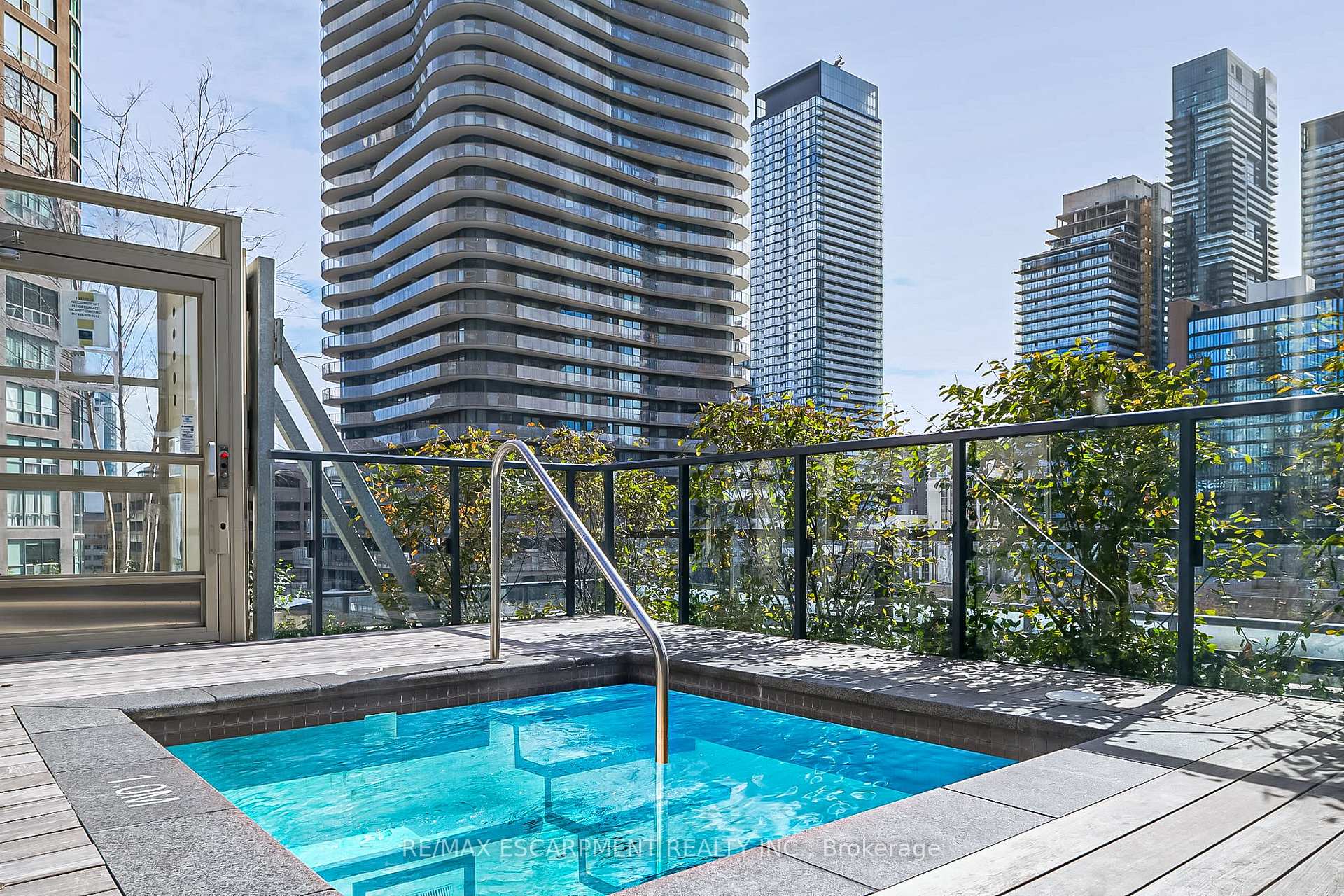 3 Bedrooms Condo at 955 BAY, Toronto For sale