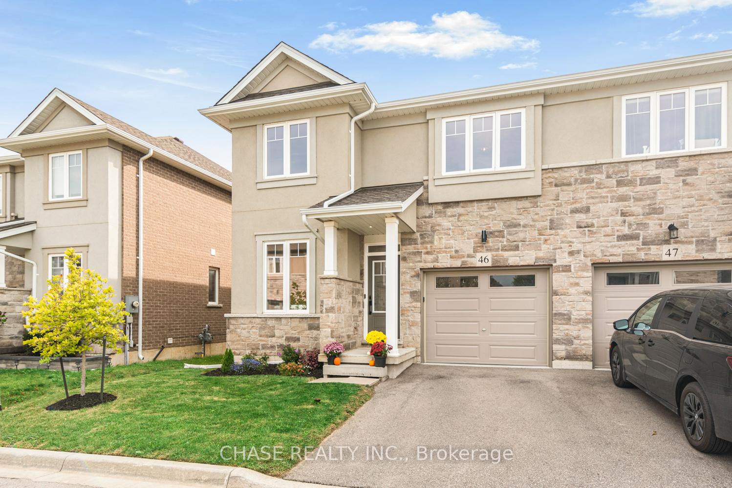 8 Bedrooms Condo at 120 Vineberg,  Hamilton For sale