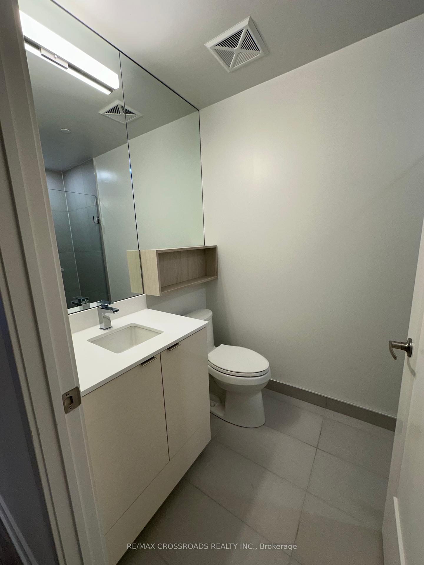 2 Bedrooms Condo at 70 Princess,  Toronto For sale
