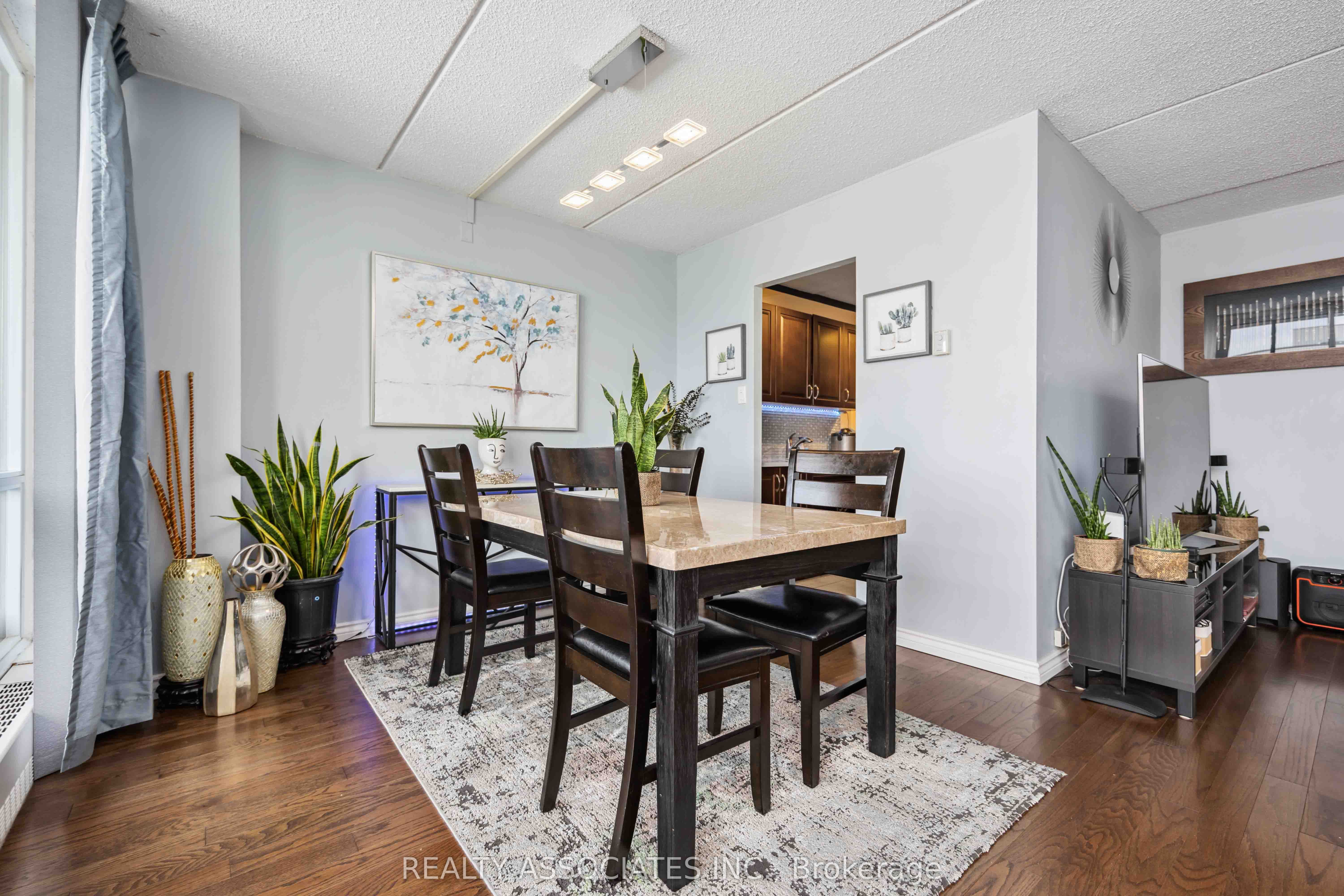 2 Glamorgan Avenue, #1014