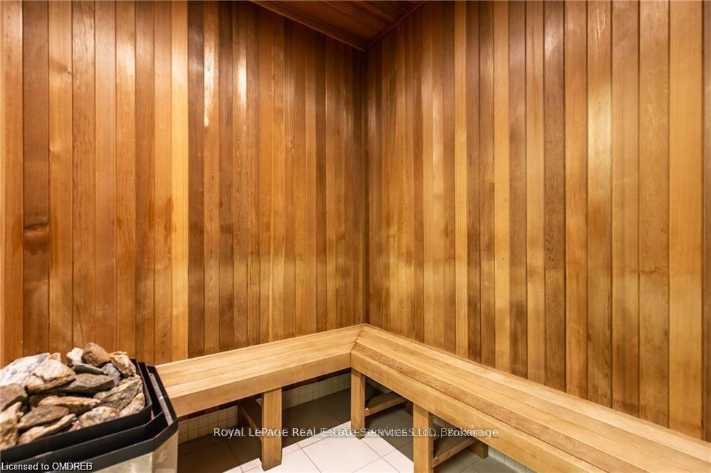 2 Bedrooms Condo at 2391 Central Park, Oakville For sale