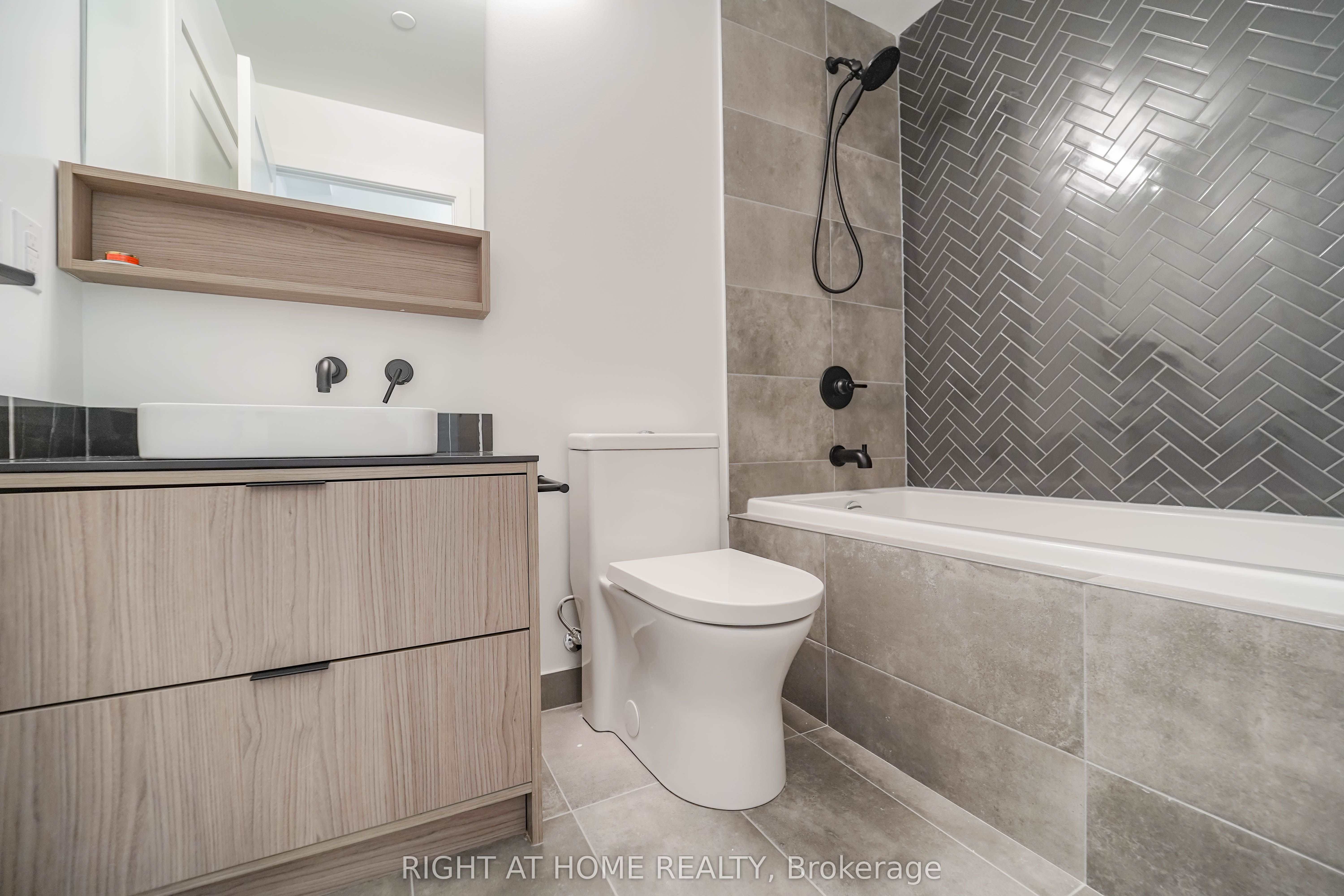 8888 Yonge Street, #1101