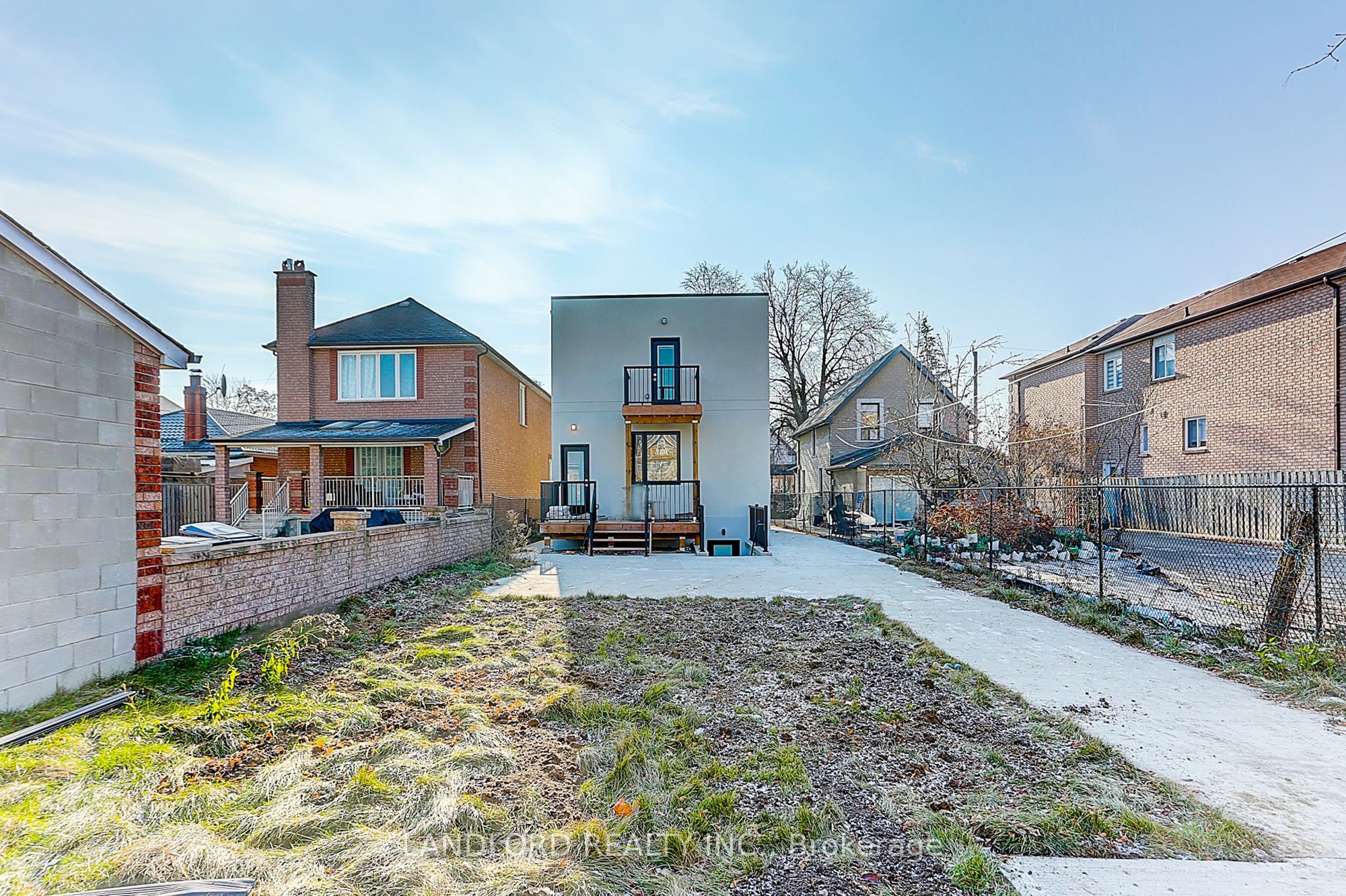30 Lambton Avenue, #Lower