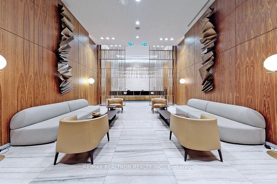 8 Eglinton