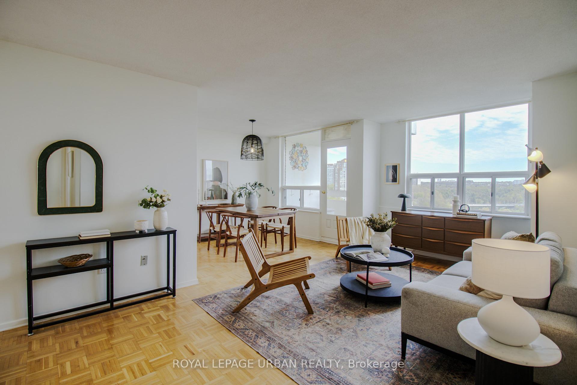 3 Bedrooms Condo at 20 Edgecliff, Toronto For sale
