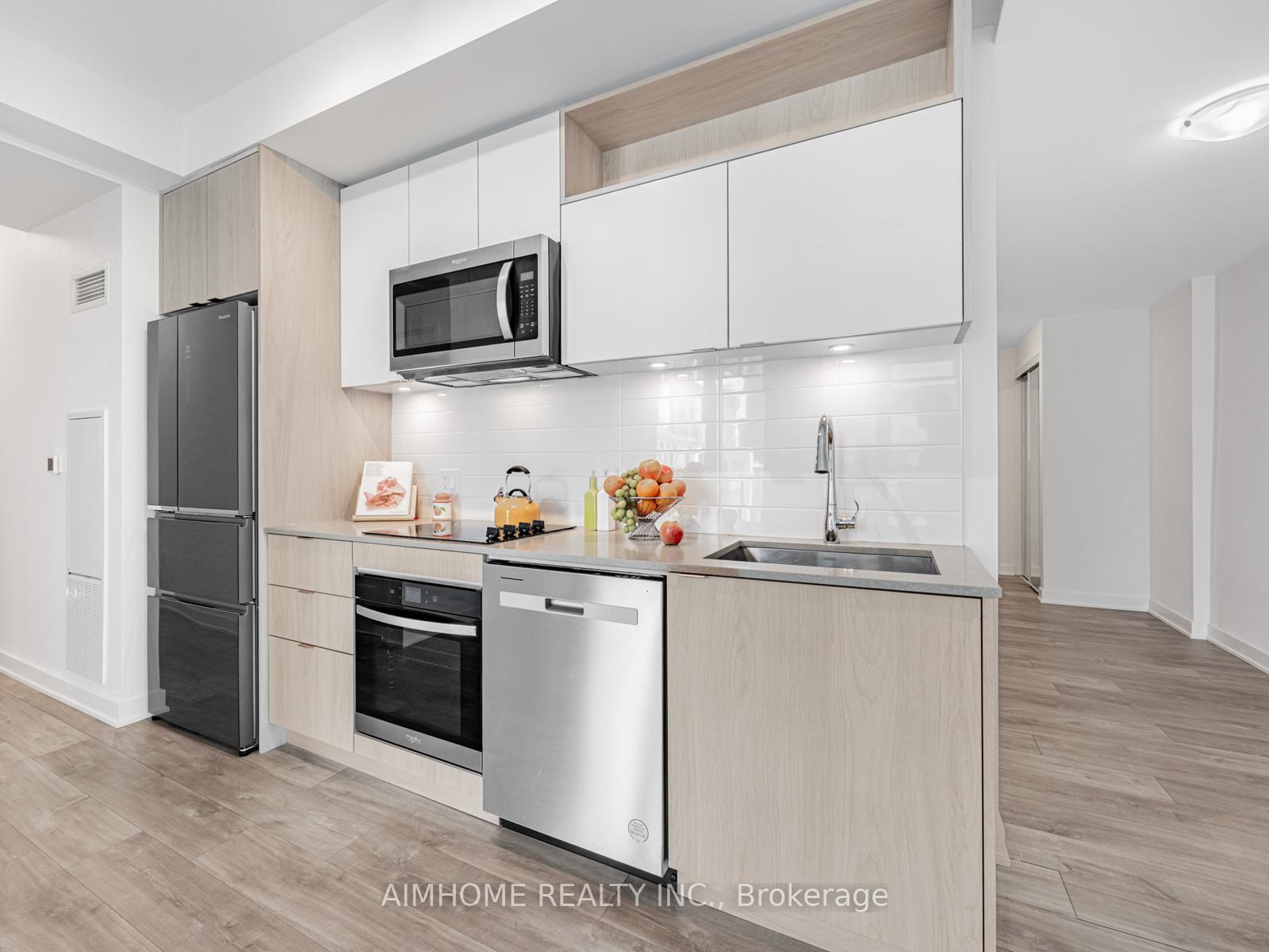 3 Bedrooms Condo at 70 Princess, Toronto For sale