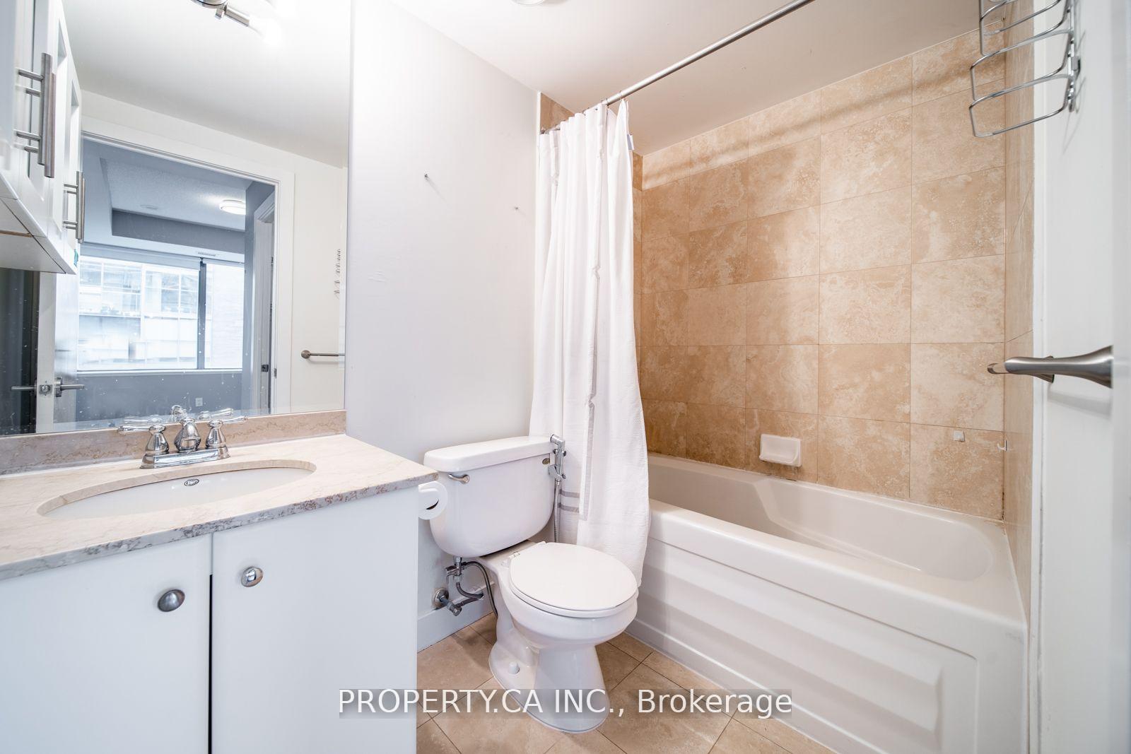 2 Bedrooms Condo at 438 King, Toronto For sale