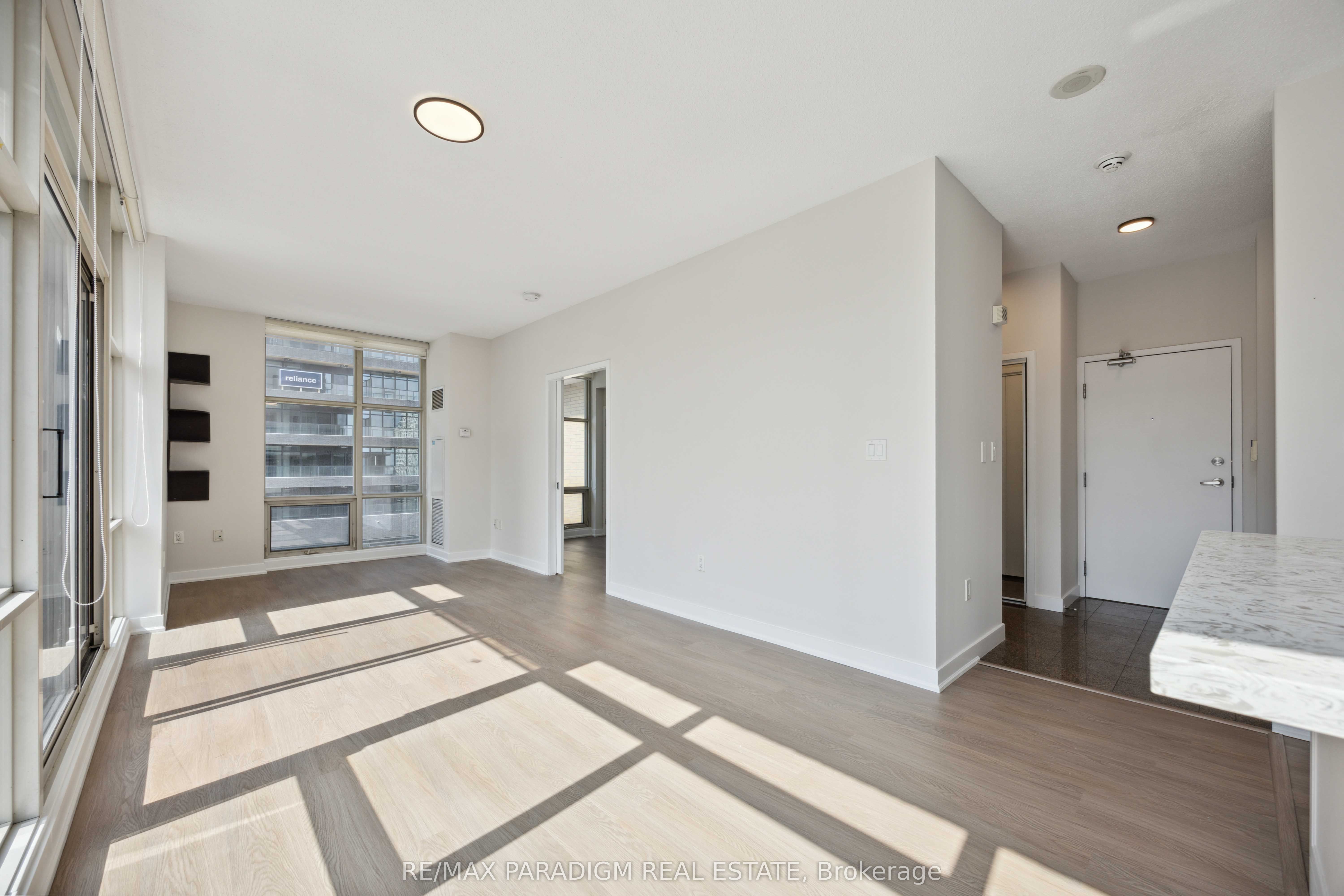 9 Spadina Avenue, #611