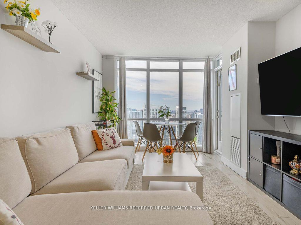 2 Bedrooms Condo at 11 Brunel, Toronto For sale