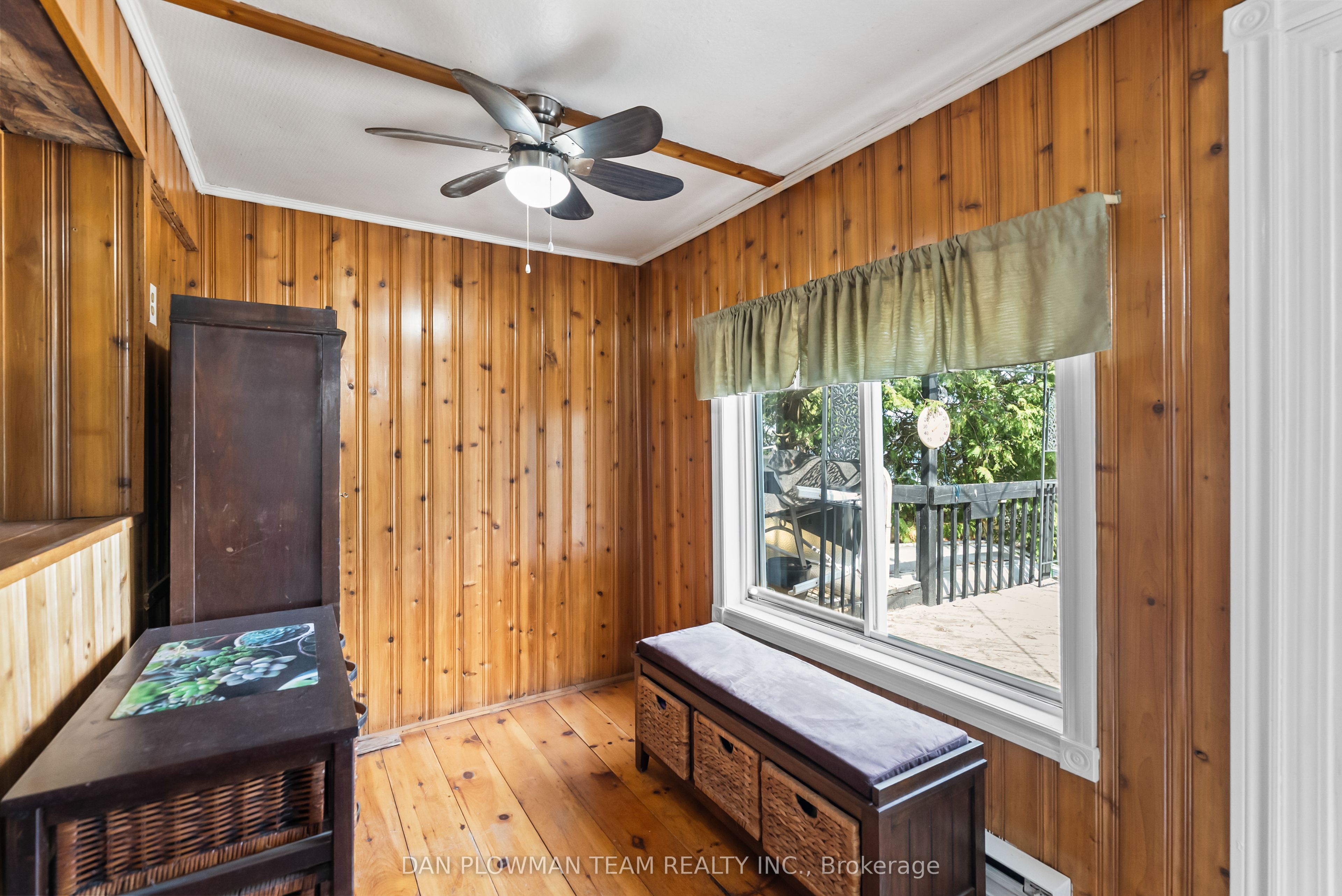 32 Beach Road