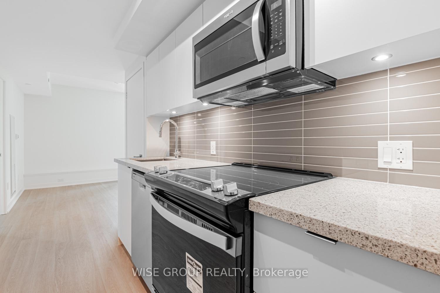 2 Bedrooms Condo at 500 Wilson, Toronto For sale