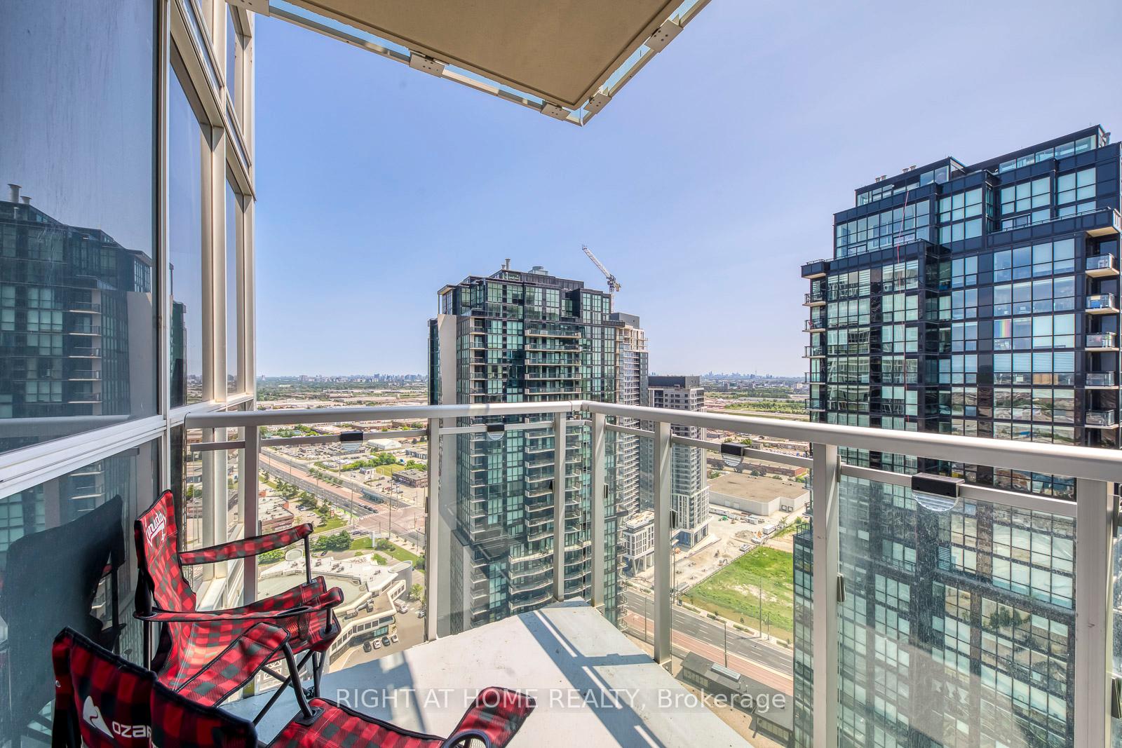 2 Bedrooms Condo at 2916 Highway 7, Vaughan For sale