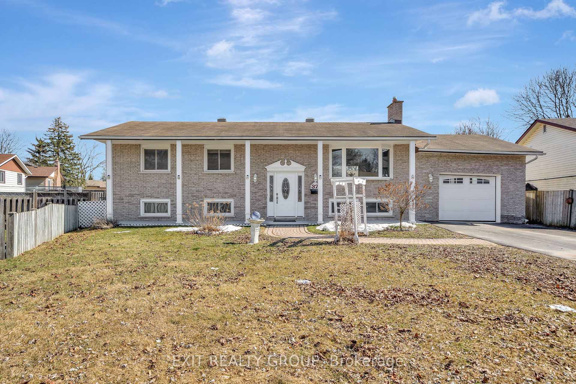37 Glenn Drive, Quinte West, ON K8V 6C7