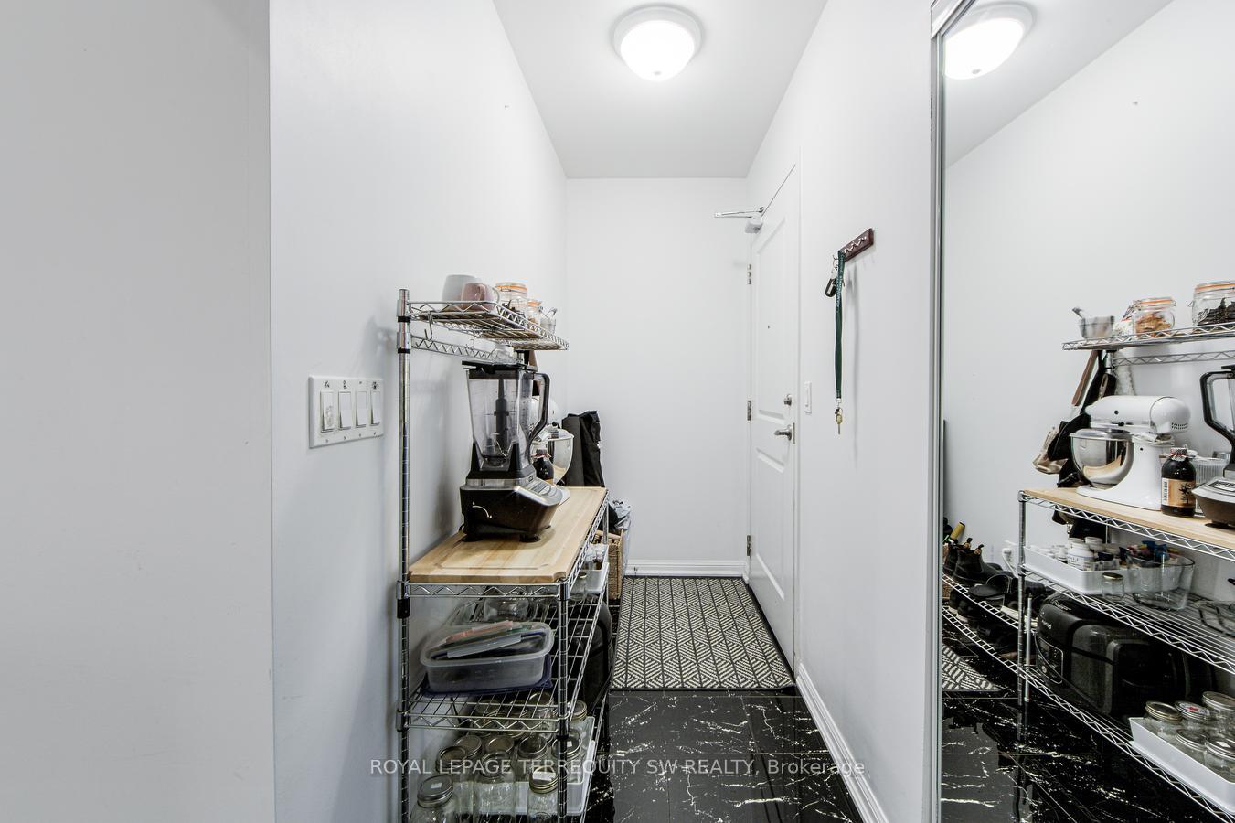 2 Bedrooms Condo at 618 A Fleet, Toronto For sale