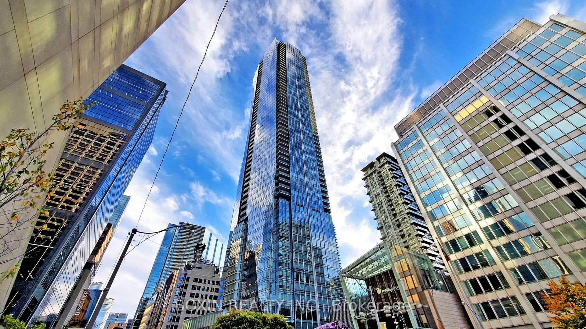 2 Bedrooms Condo at 180 University,  Toronto For sale