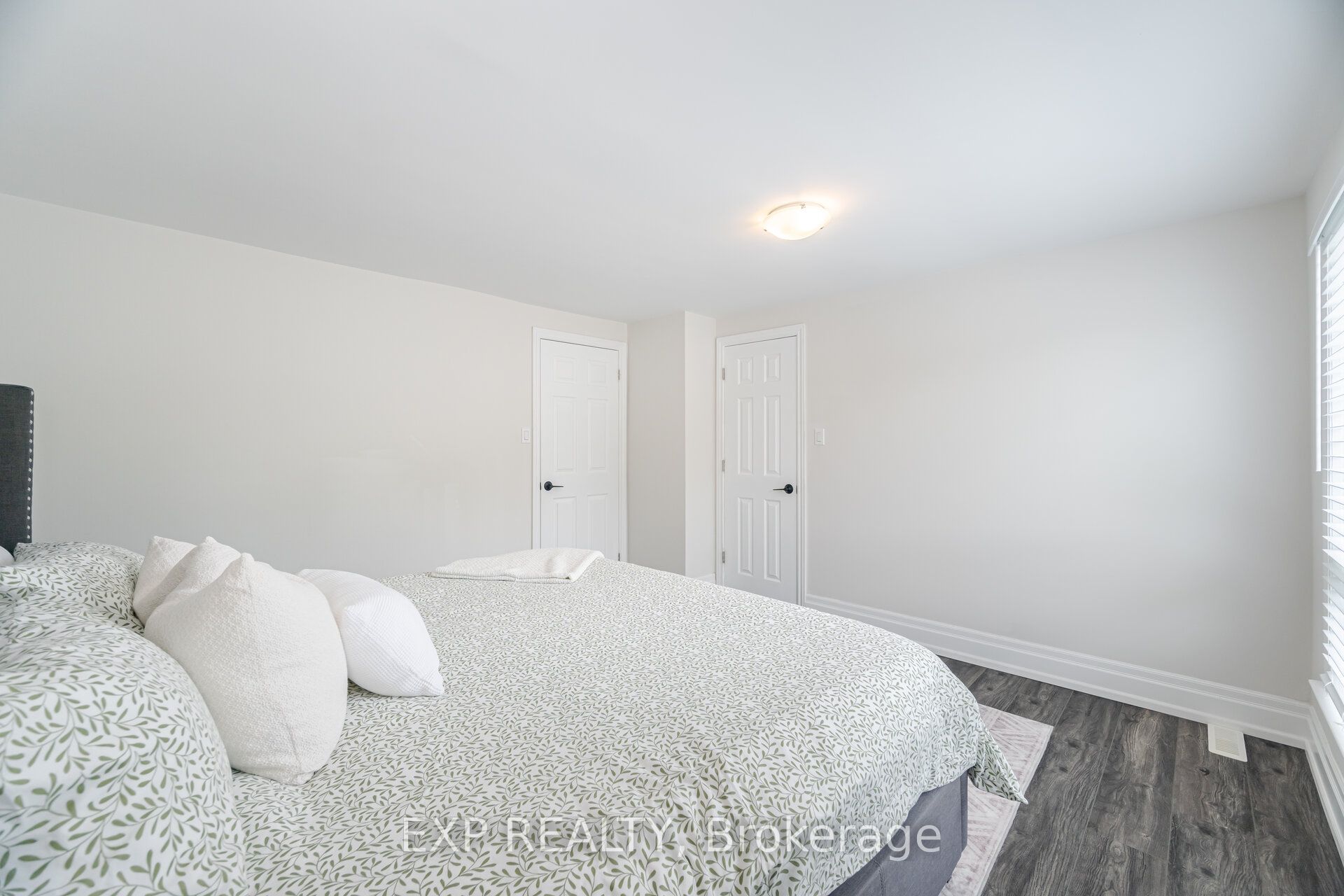 384 Daralea Heights