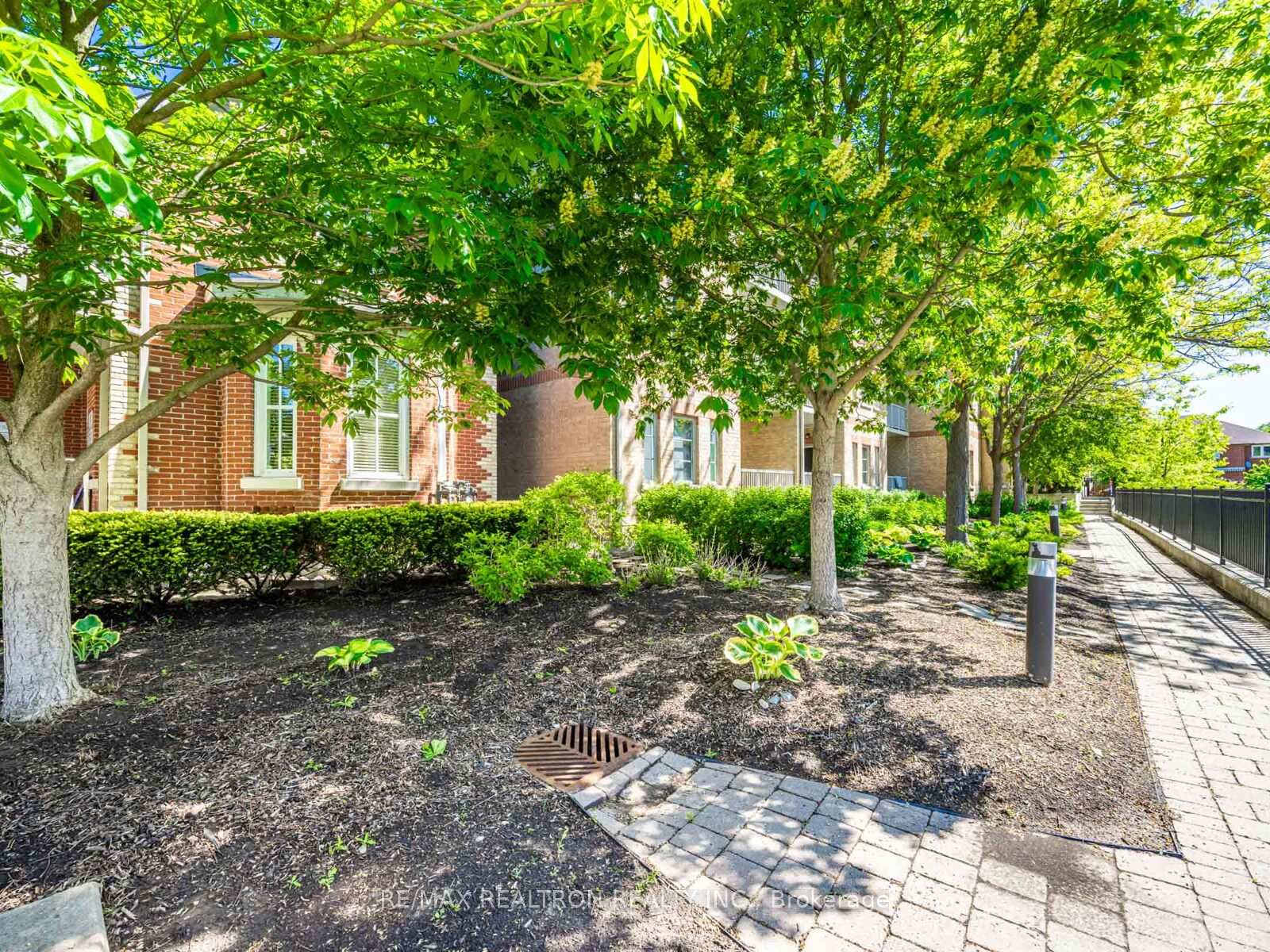 2 Bedrooms Condo at 9901 Keele, Vaughan For sale