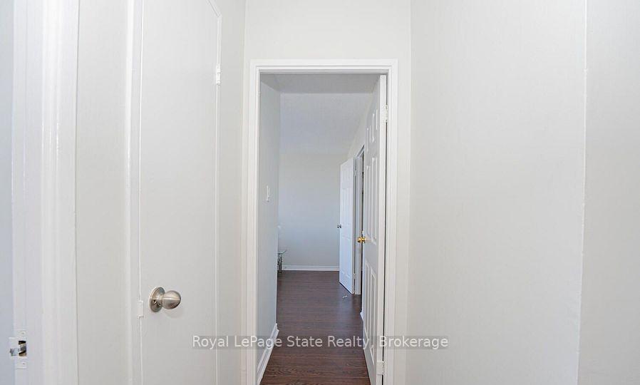 3 Bedrooms Condo at 1050 Stainton,  Mississauga For sale